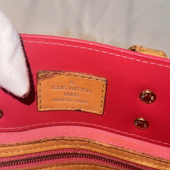 Louis Vuitton Framboise Monogram Vernis Reade PM Bag GUC - Picture 7 of 13